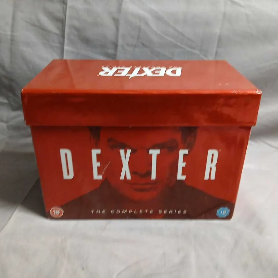 DEXTER: THE COMPLETE SERIES BOX SET – DVD