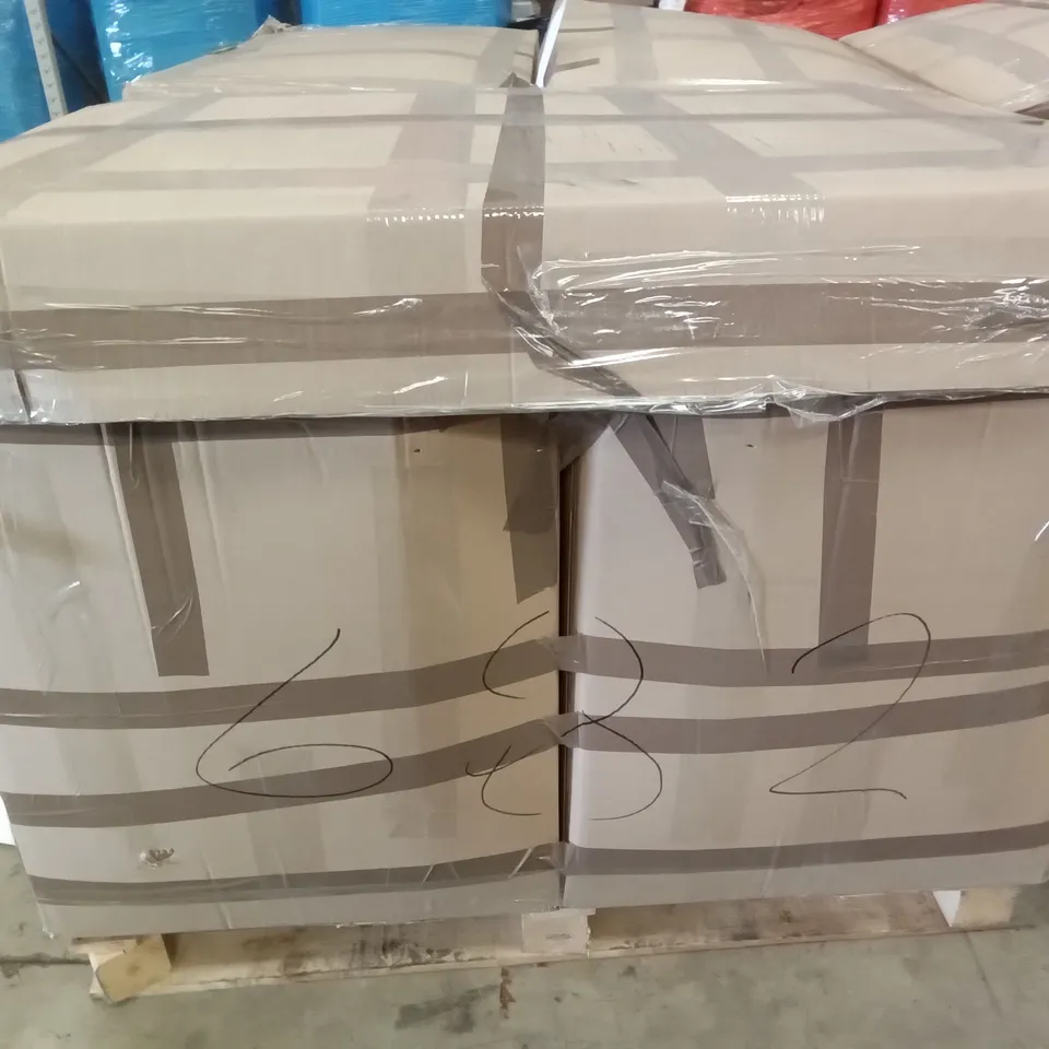 PALLET CONTAINING APPROXIMATELY 22 SILENTNIGHT ANTI-ALLERGY DUVETS & 2 LIVARNO BODY PILLOWS