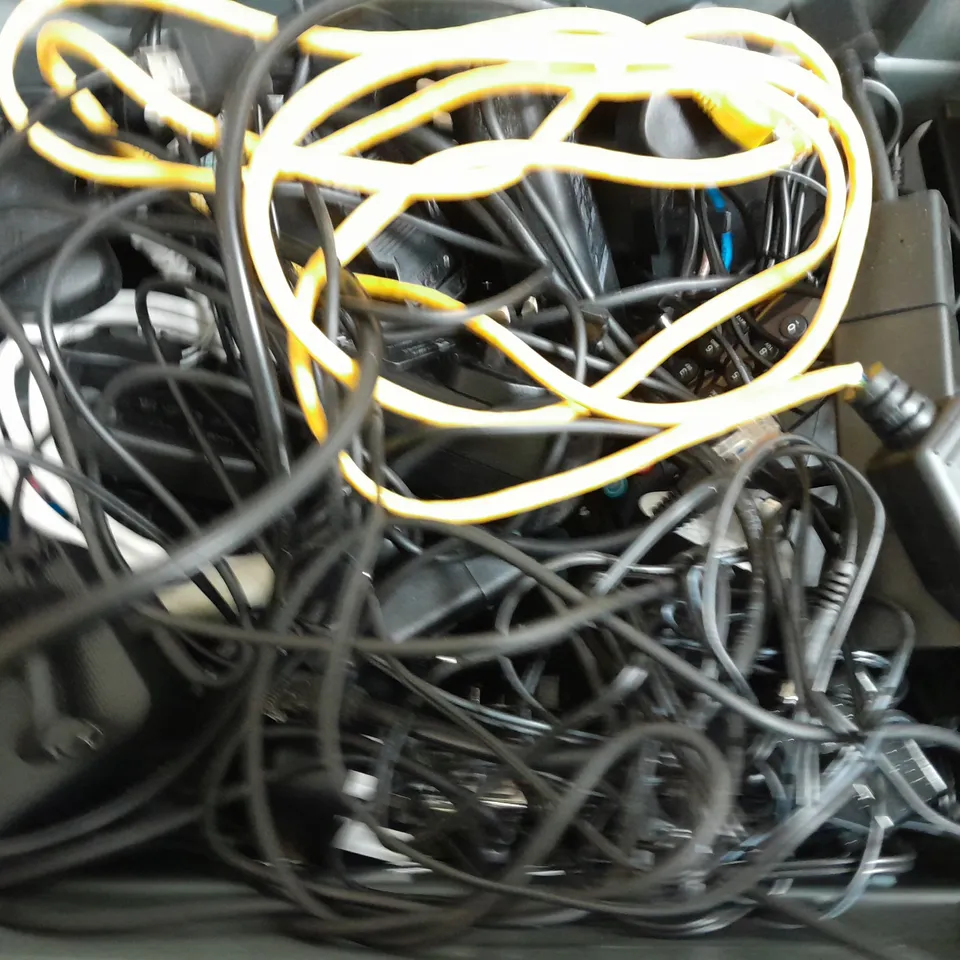 BOX OF APPROXIMATELY 14 ASSORTED ITEMS TO INCLUDE - FIRE STICK , HYPEROPTIC 1 GIGABIT FIBRE , SKY EM150 ETC