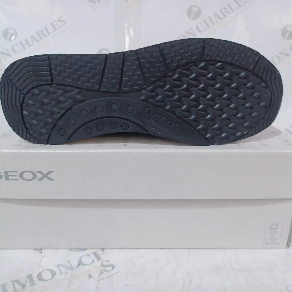 BOXED PAIR OF GEOX RESPIRA SHOES IN BLACK UK SIZE 6