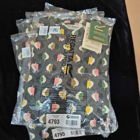 LOT OF 10 ASSORTED REGATTA CLOTHING ITEMS.