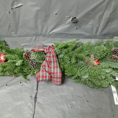 BOXED GRADE 1 FRESH CHRISTMAS GARLAND 