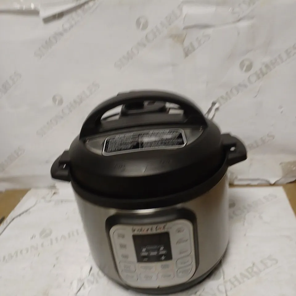 INSTANT POT DUO MINI PRESSURE COOKER