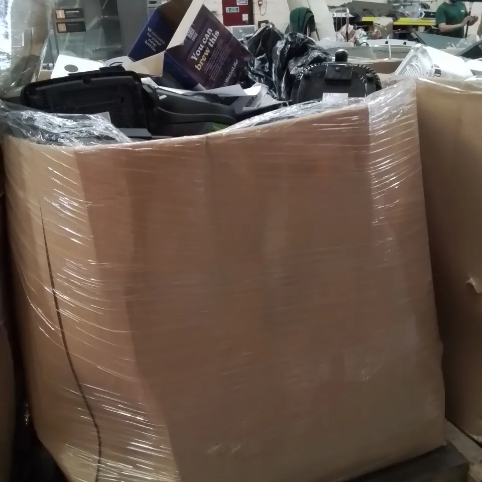 PALLET CONTAINING A LARGE QUANTITY OF ELECTRICAL PRODUCTS TO INCLUDE;TOASTER,AIR FRYER,VACUUM CLEANER,KETTLE
