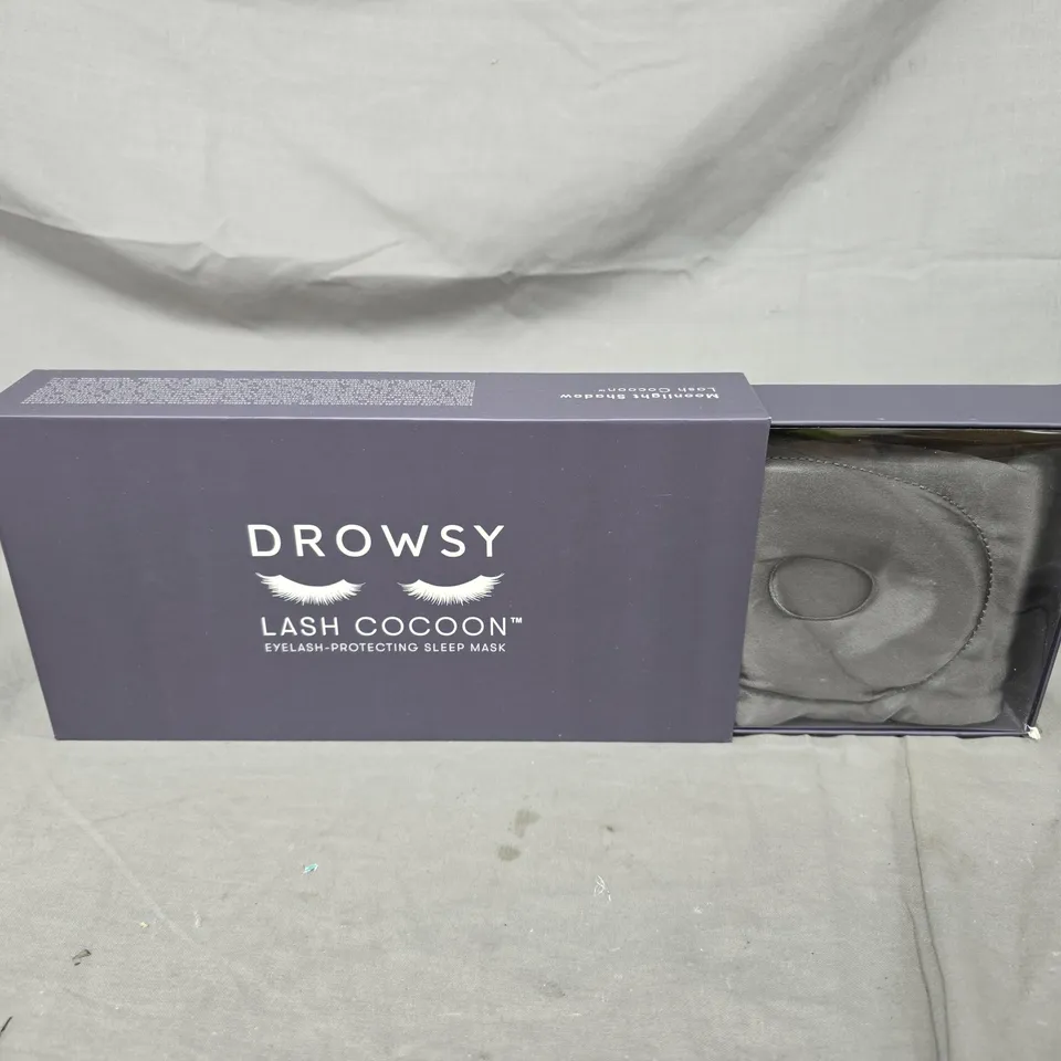BOXED DROWSY LASH COCOON EYELASH-PROTECTING SLEEP MASK MIDNIGHT SHADOW
