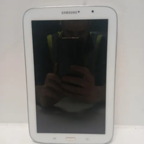 SAMSUNG TABLET 7" (WHITE) – FRONT HOME BUTTONS, BACK CAMERA