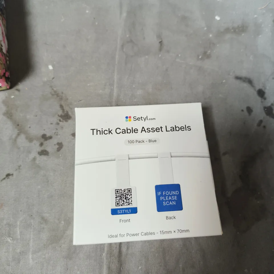 APPROXIMATELY 12 ASSORTED ITEMS INCLUDING CALCULATOR , LIBERTY NOTECARDS AND ASSET LABELS 