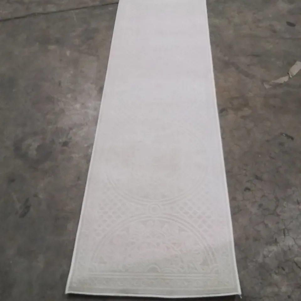 QUALITY DESIGNER AREA RUG - APPROXIMATELY 230X60CM