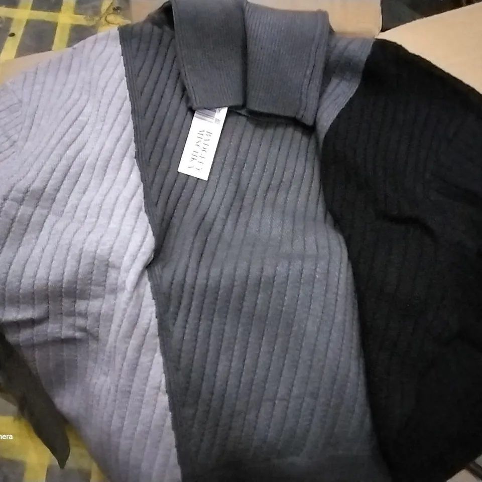 4 BOXES OF 8 ASSORTED GREY/BLACK BADGLEY MISCHKA JUMPERS VARIOUS SIZES 