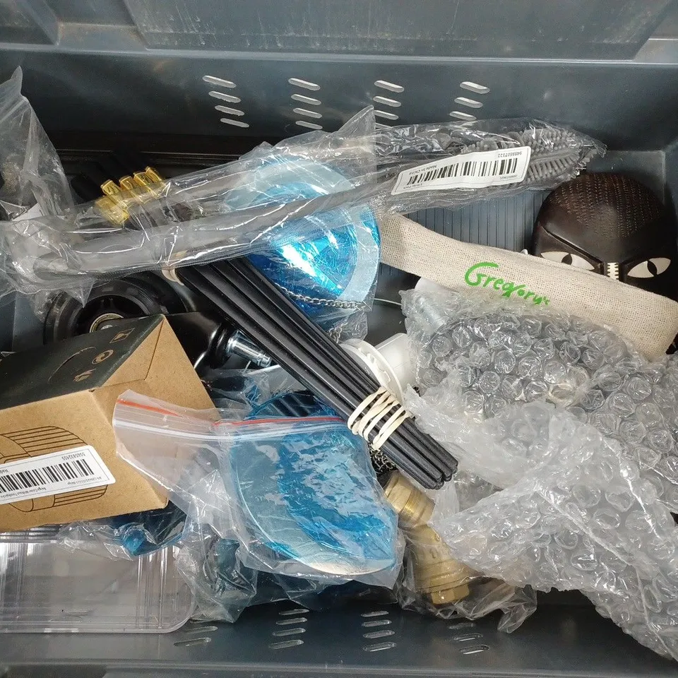 BOX OF APPROXIMATELY 15 ASSORTED HOUSEHOLD ITEMS TO INCLUDE ODOLAND MINI CAMPING STOVE, WAGO DRILLBITS, ETC