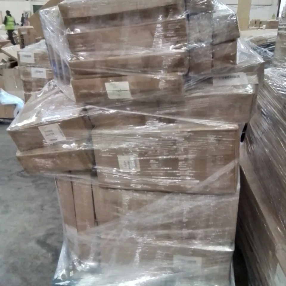 PALLET CONTAINING VARIOUS FURNITURE PARTS