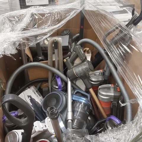 PALLET CONTAINING A LARGE ASSORTMENT OF UNCHECKED VACUUM CLEANERS ECT
