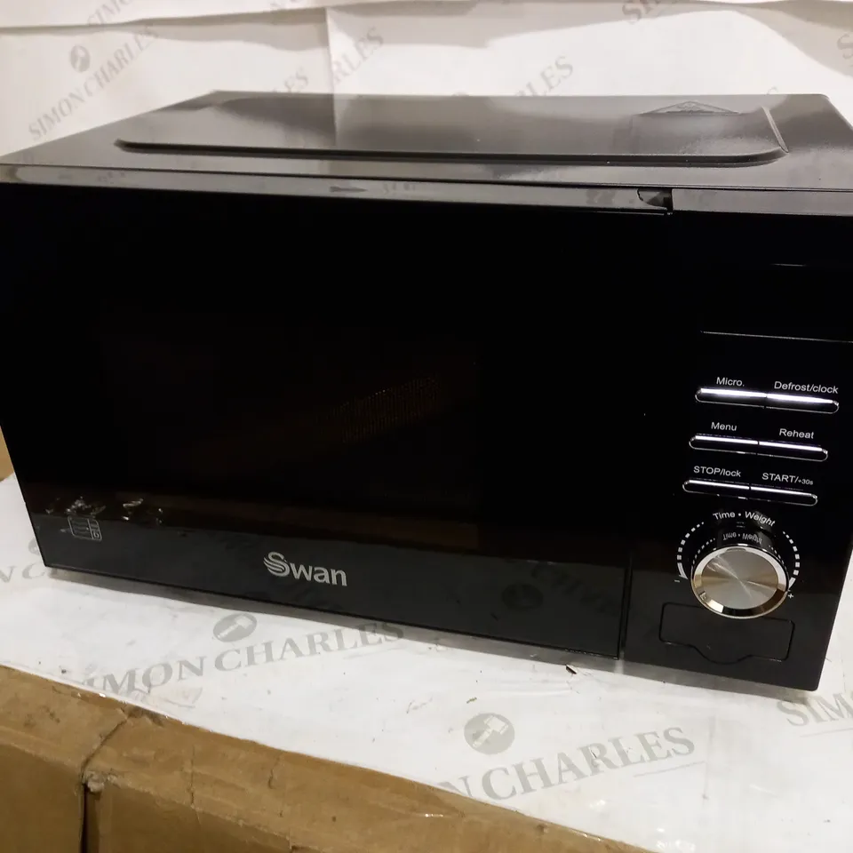 SWAN 700W MANUAL MICROWAVE - BLACK RRP £64