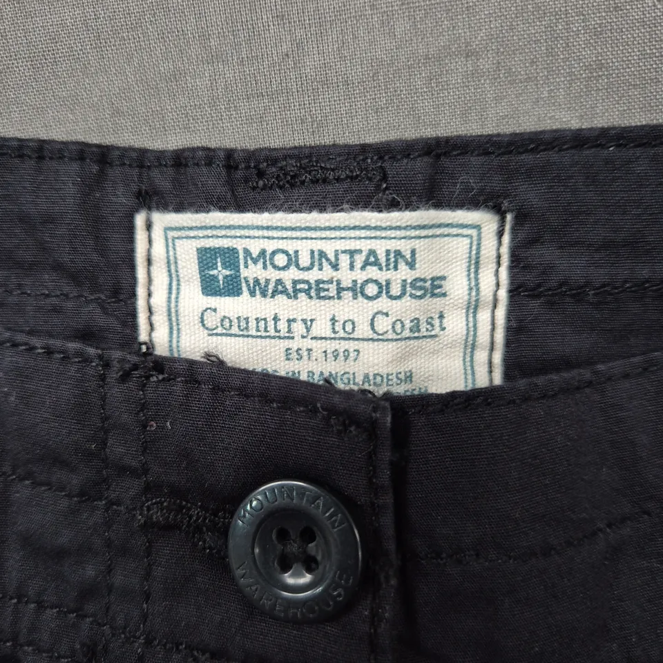 UK 16 MOUNTAIN WAREHOUSE NAVY MEN'S SHORTS (EU 44, US 12)