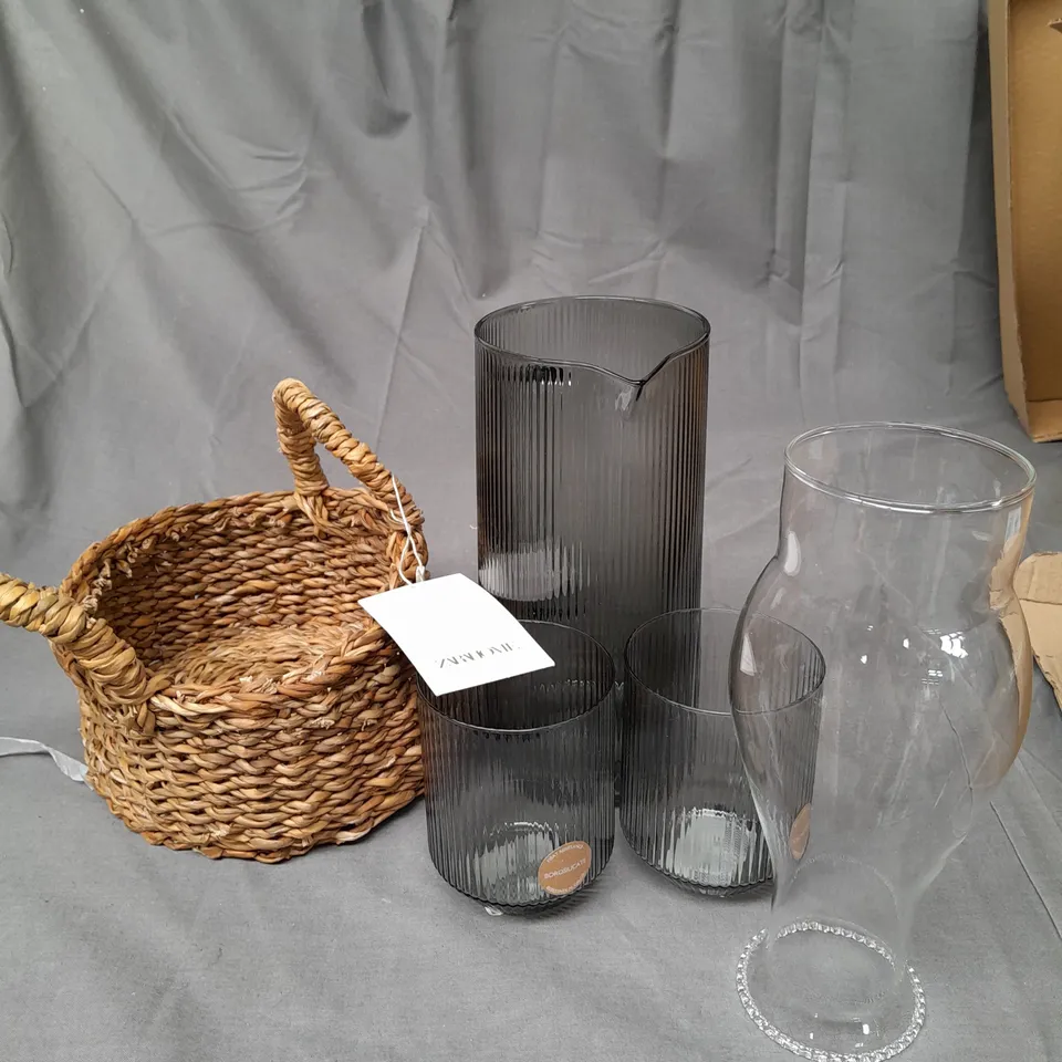 BOXED ASSORTED KITCHENWARE