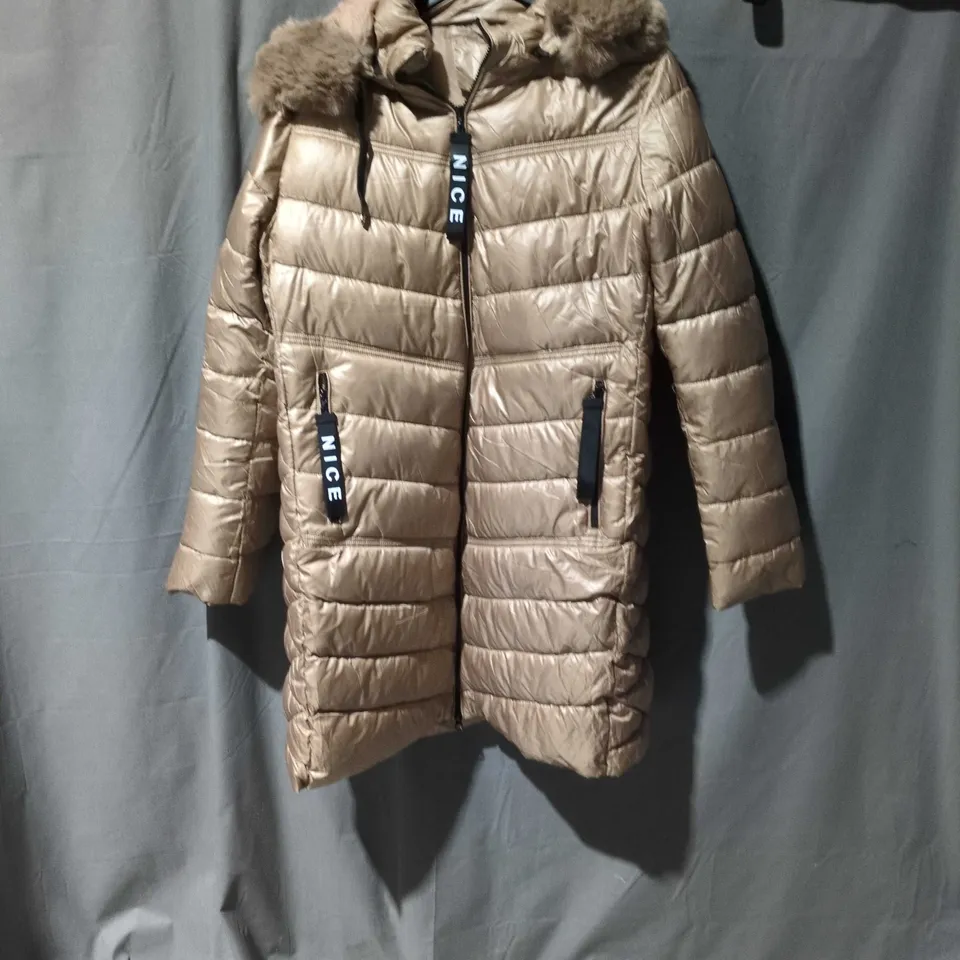 APPROXIMATLY 25 ITEMS INCLUDING TOPS COATS PANTS ECT