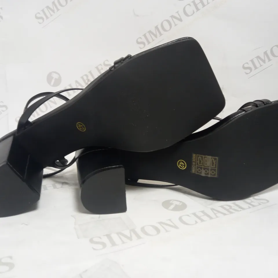 BLOCK HEEL SQUARE TOE STRAPPY SANDALS BLACK EU 42