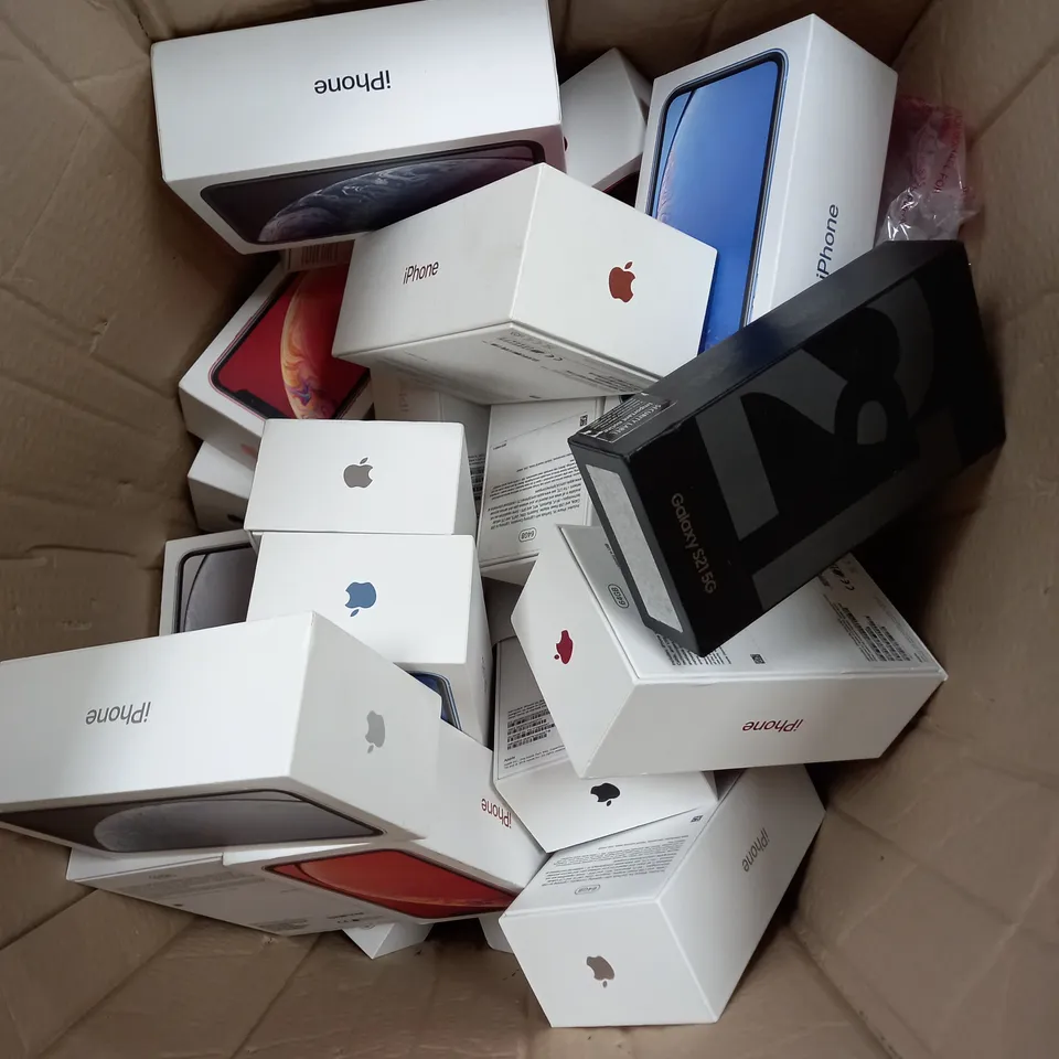 LARGE ASSORTMENT OF EMPTY SMARTPHONE DISPLAY BOXES - COLLECTION ONLY 