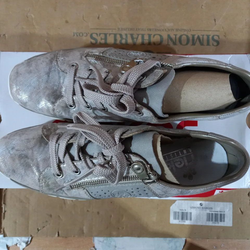 RIEKER WEDGE TRAINER WITH SPARKLE DETAIL SIZE 6.5