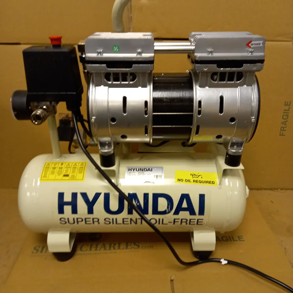 HYUNDAI SILENCED AIR COMPRESSOR, 550 W, 230 V - COLLECTION ONLY