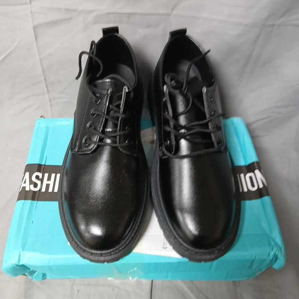 BLACK LEATHER LACE-UP BOOTS – MEN'S SIZE 41
