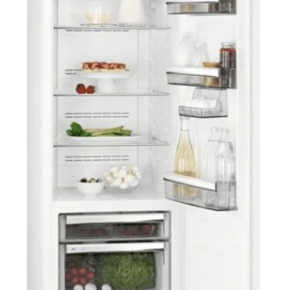 AEG 9000 SERIES 176.9cm  BUILT-IN REFRIGERATOR  Model SKK818E9ZC