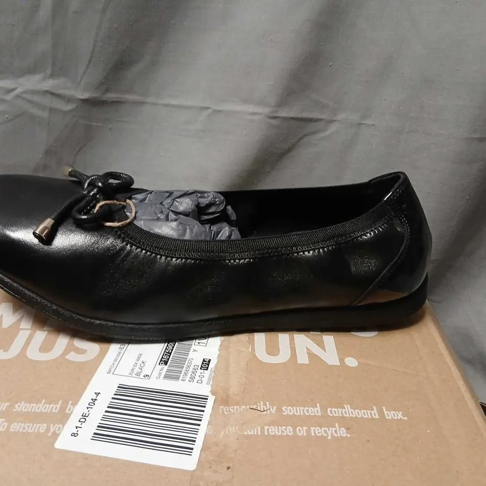 BLACK LEATHER BALLET FLAT – UK 9 (EU 42) WOMEN'S FOOTWEAR