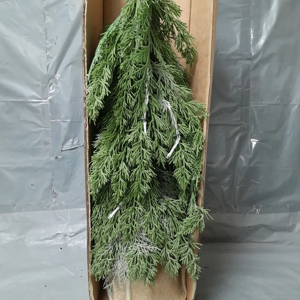 FERN PRE-LIT SMALL CHRISTMAS TREE RRP £29.99