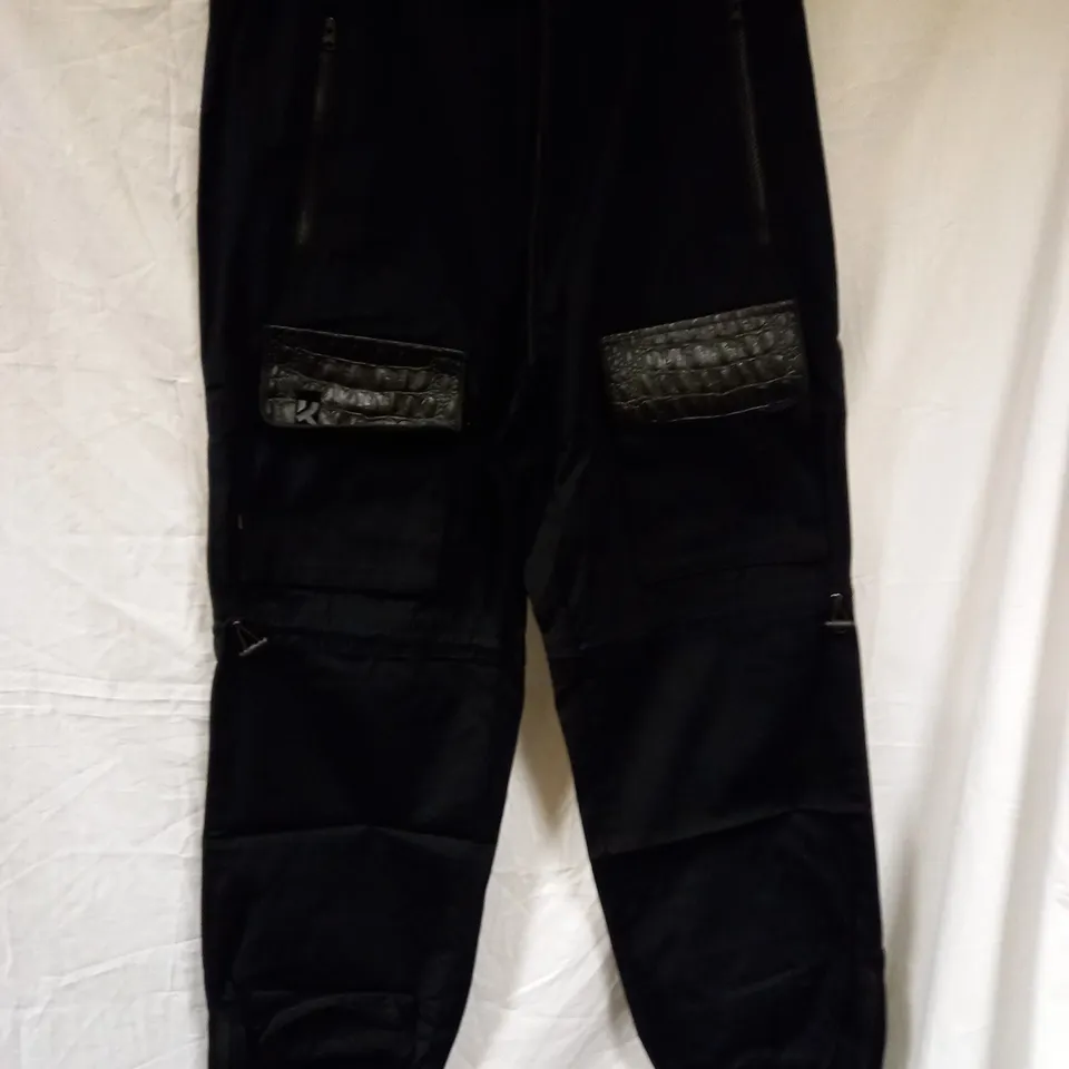 BRAND NEW KOI THE SPRINKLE MENS BAGGY CARGO TROUSERS, BLACK - SMALL