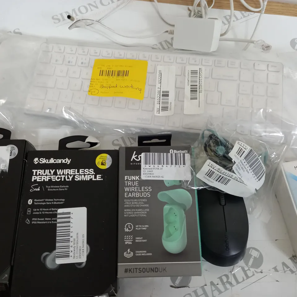APPRROXIMETELY 7 ASSORTED ELECTRICAL ITEMS INCLUDING, SKULLCANDY WIRELESS EARPHONES, RAPOO KEYBOARD MOUSE COMBO