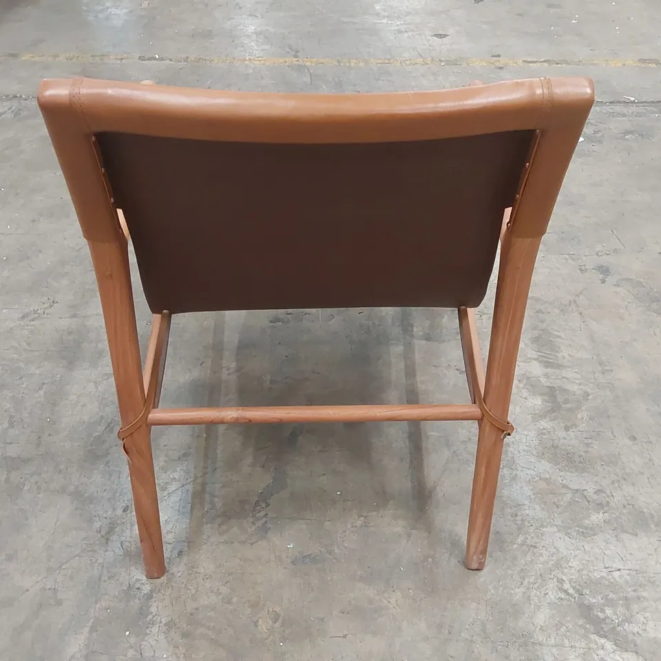 BEJA ARMCHAIR TEAK BROWN TEAK