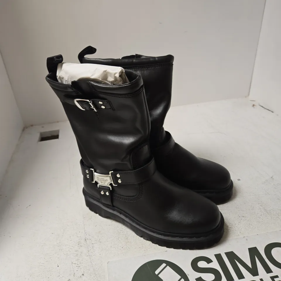 DR. MARTENS LEATHER BOOTS WITH BUCKLE – UK 8