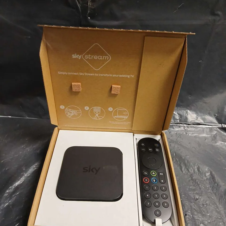 SKY STREAM SET-TOP BOX WITH REMOTE