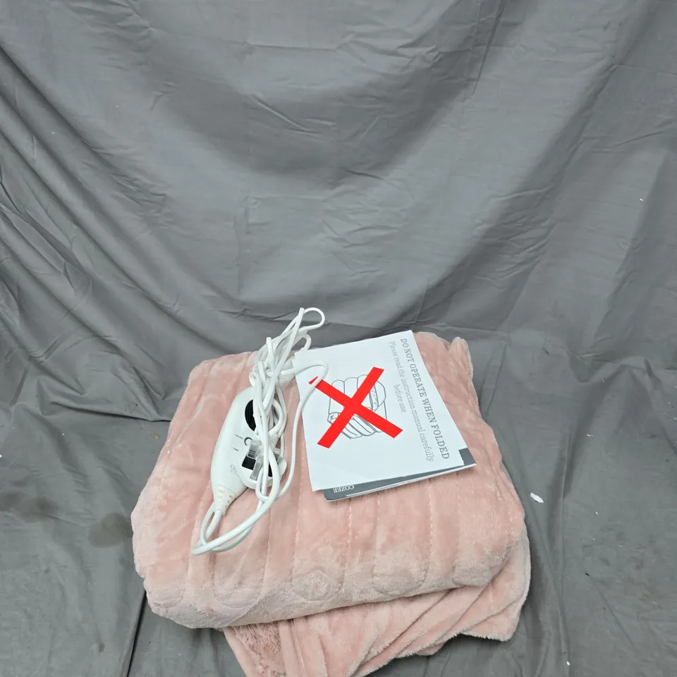 COZEE HOME FAMILY SIZED FAUX FUR AND VELVETSOFT HEATED THROW