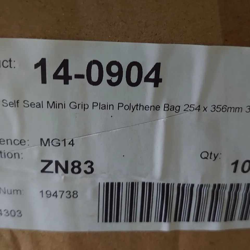 PALLET CONTAINING A VERY LARGE QUANTITY OF GRIP WELL SELF SEAL POLYTHENE BAGS - 10X14"
