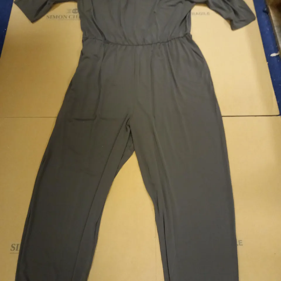 BRAND NEW KIM&CO KHAKI JUMPSUIT SIZE 3XL