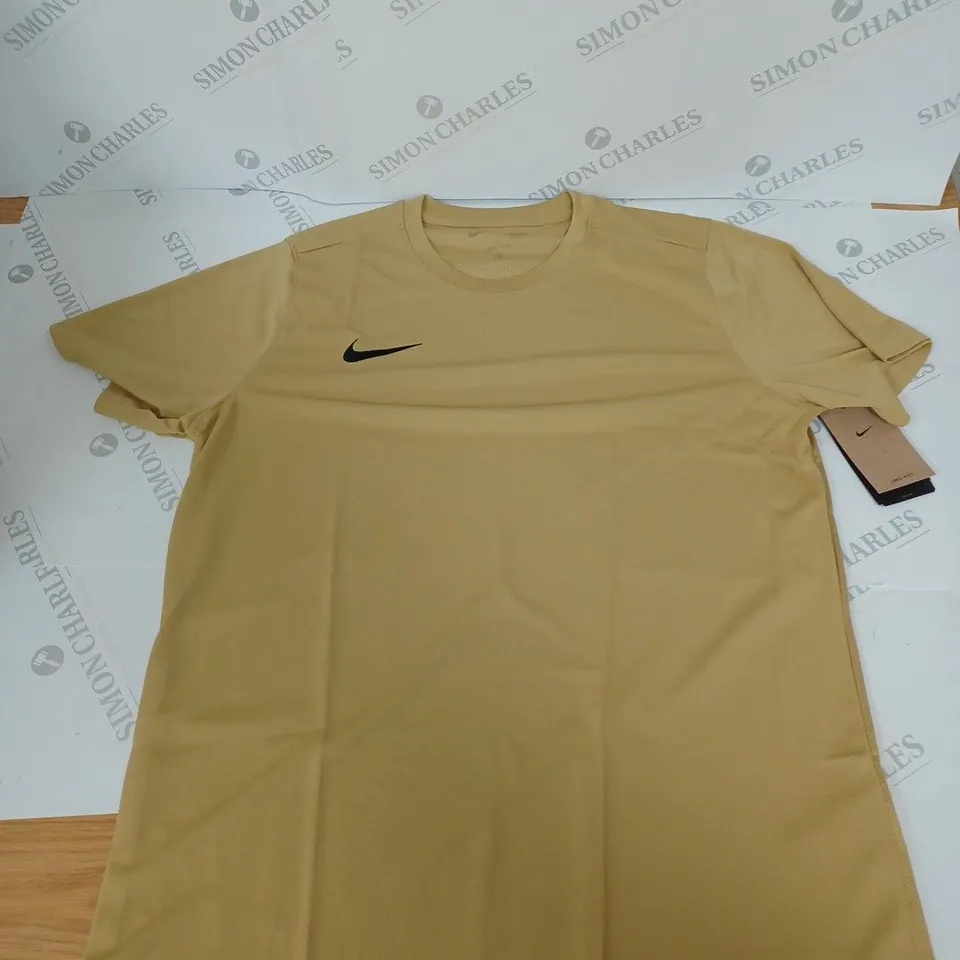NIKE LOGO CASUAL T-SHIRT SIZE XL