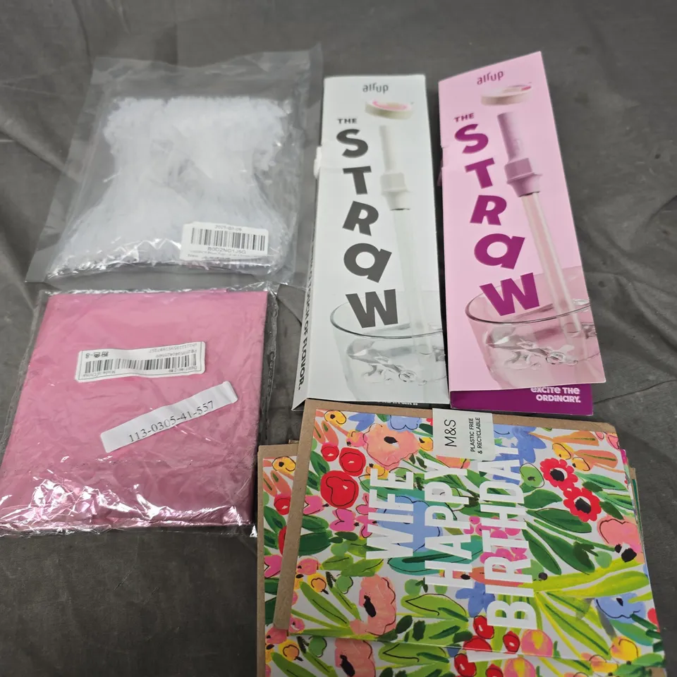 APPROXIMATELY 15 ASSORTED HOUSEHOLD ITEMS TO INCLUDE - AIR UP STRAWS , CARDS AND GLASSES , ETC 