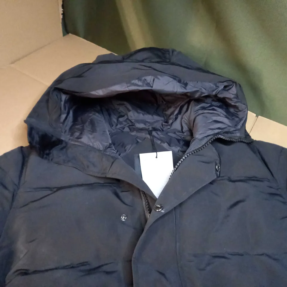 DESIGNER BLACK THICK PADDED/HOODED WINTER JACKET - LARGE
