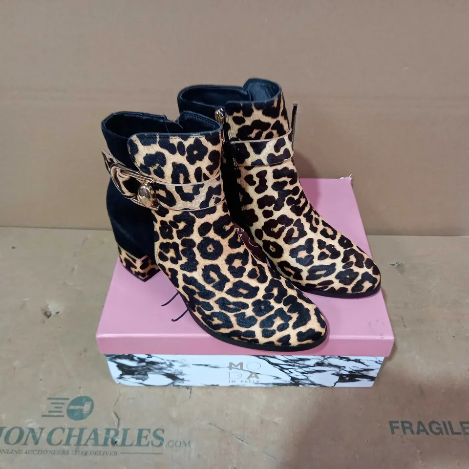 BOXED PAIR OF MODA IN PELLE LEOPARD BOOTS - SIZE 40