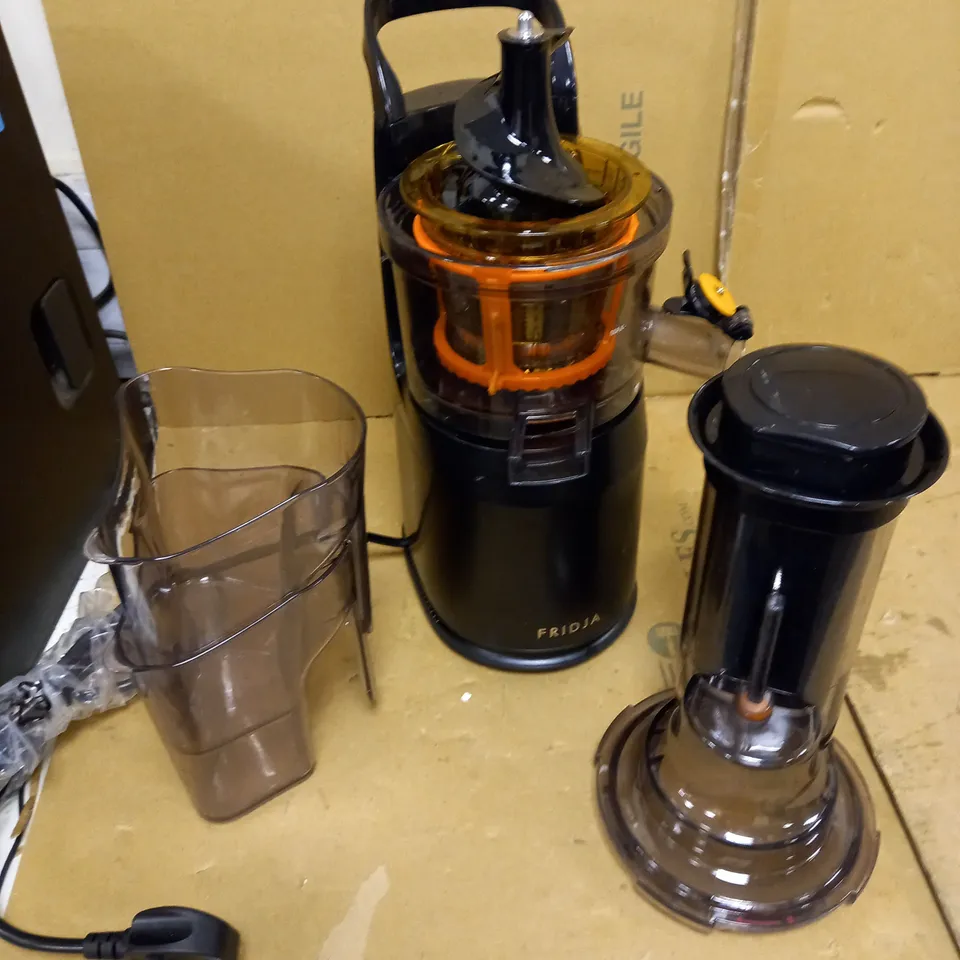 FRIDJA MASTICATING JUICER