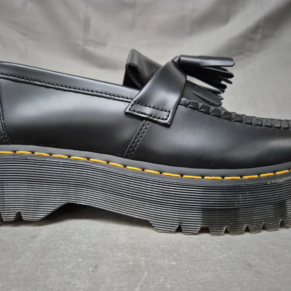 PAIR OF DR MARTENS PLATFORM LOAFERS IN BLACK UK SIZE 8