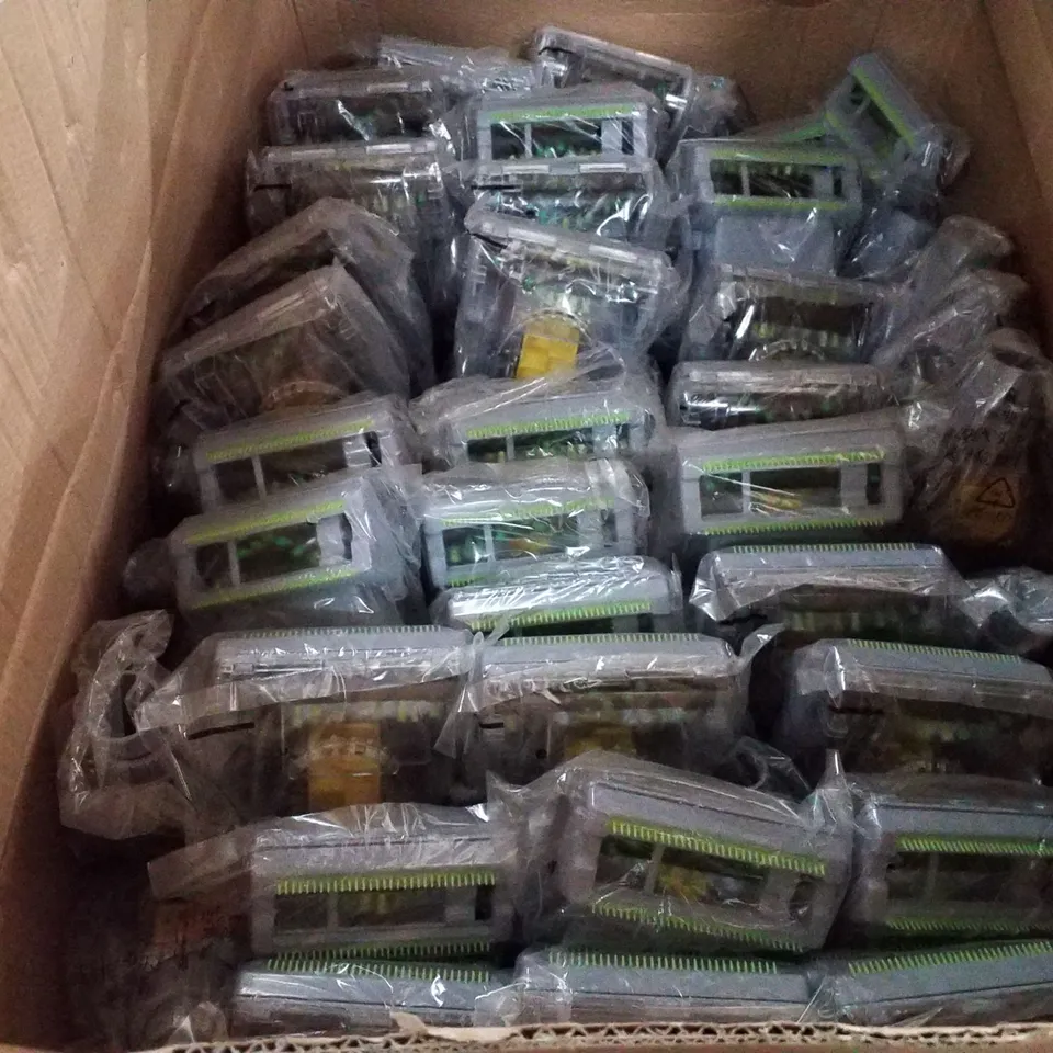 BOX CONTAINING APPROXIMATELY 70 UNIVERSAL MINI TURBO BRUSHES FOR VACUUM CLEANER