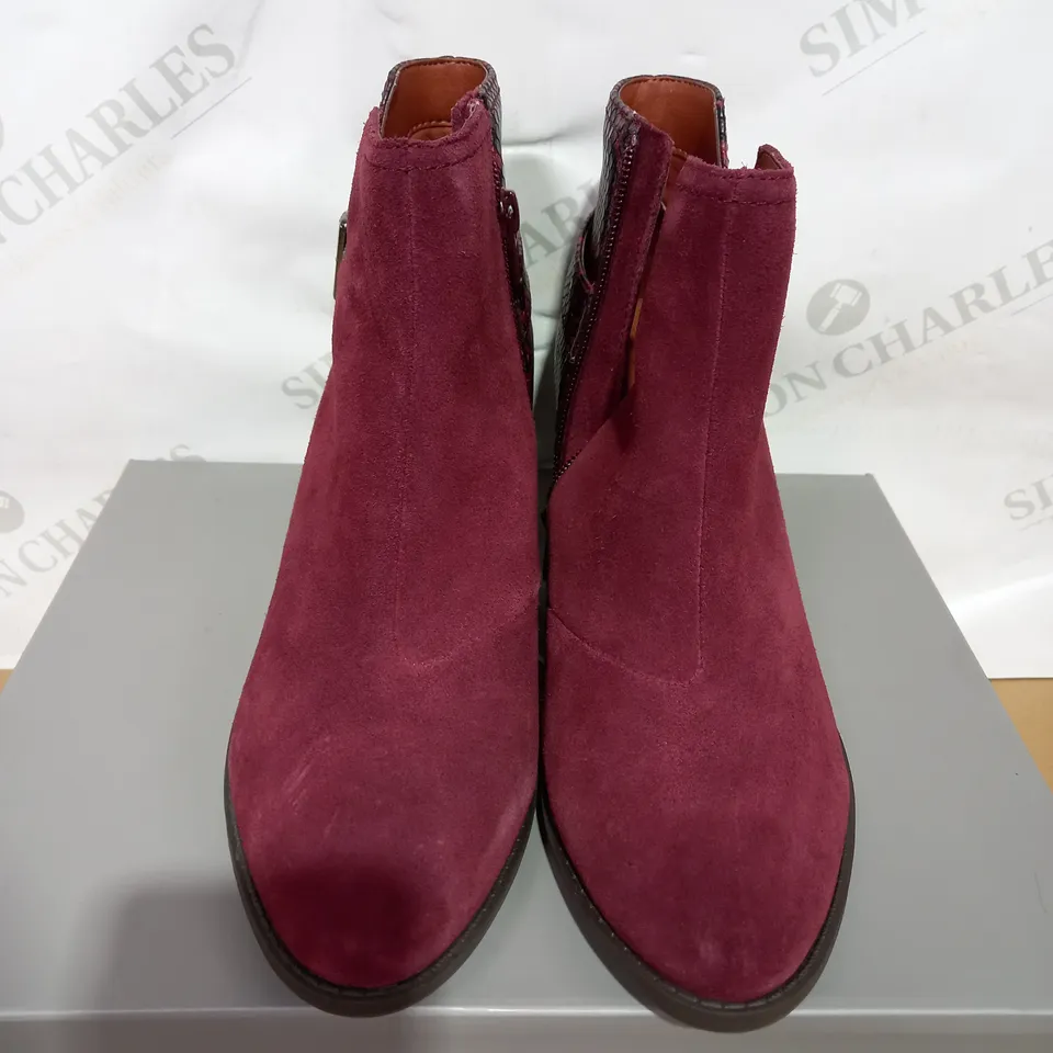 VIONIC NAOMI SNAKE ANKLE BOOTS, WINE - SIZE 7	