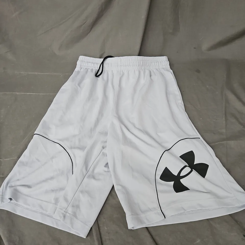 UNDER ARMOUR SHORTS IN ICE GREY SIZE M