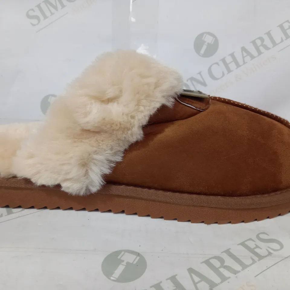 BOXED PAIR OF UGG FAU FUR LINED SLIPPERS IN BROWN EU SIZE 40