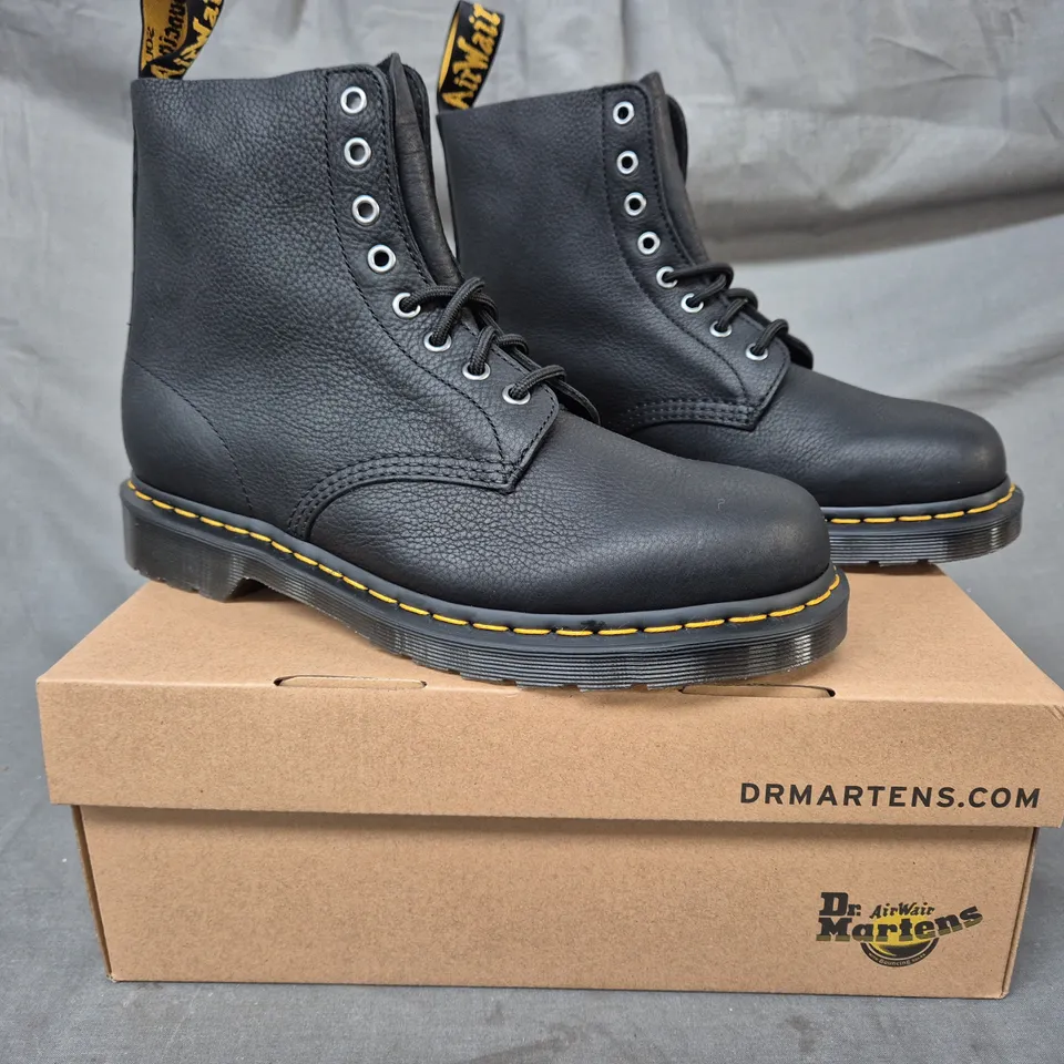 BOXED PAIR OF DR MARTENS 1460 PASCAL ANKLE BOOTS IN BLACK UK SIZE 8