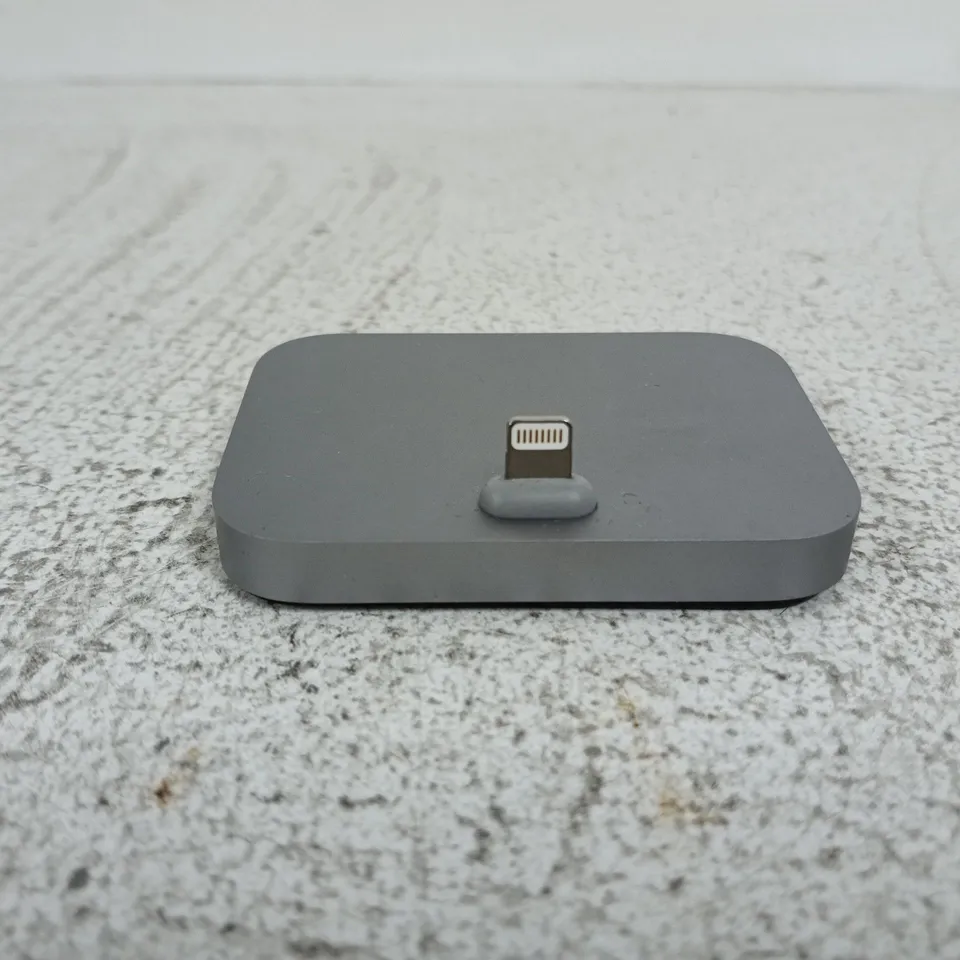 APPLE IPHONE LIGHTENING DOCK - SILVER