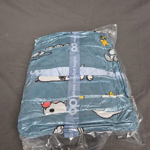 SEALED OODIE OVERSIZED HOODED BLANKET - SNOOPY