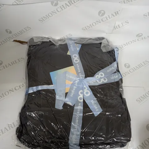 OODIE HOODED OVERSIZED BLANKET - PLAIN BLACK